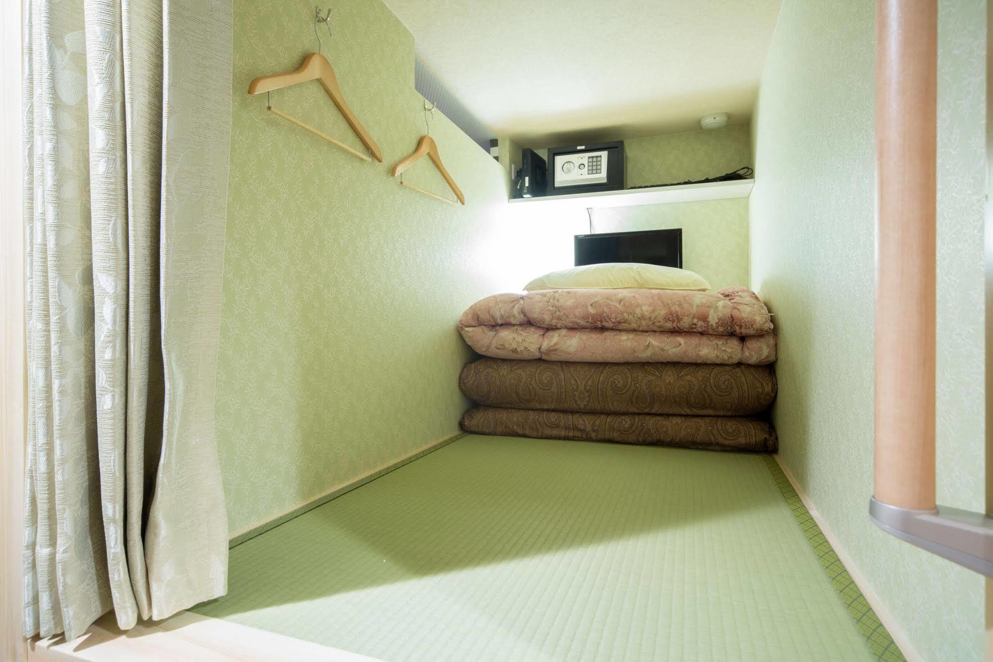 Hostel Wasabi Nagoya Ekimae Exteriör bild